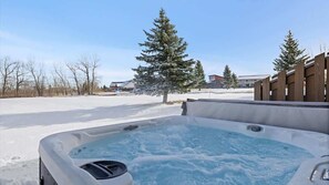 Outdoor spa tub - Altitude Adjustment (Red Lodge)