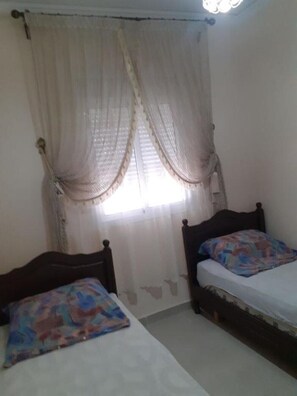 2 bedrooms, bed sheets