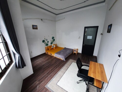 5 Minutes to the Center! Family-sized City House With Full Equipment