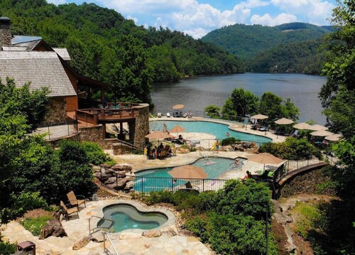 Happy Place Cottage Nestled in the Mountains of NC at Bear Lake Reserve