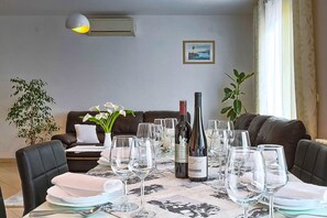 Leilighet, flere senger | Spiseområde
