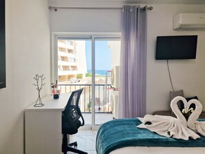 1 chambre, fer et planche à repasser, Wi-Fi gratuit, draps fournis