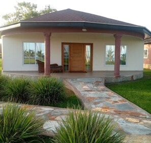 Executive Chalet, 2 Bedrooms, Sea View, Beachfront