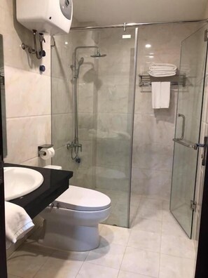 Bathroom - Nha Nghi Tung Duong (Hanoi)
