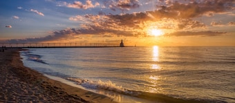 Hot Tub + Fire Pit + Dog-Friendly Retreat Beach