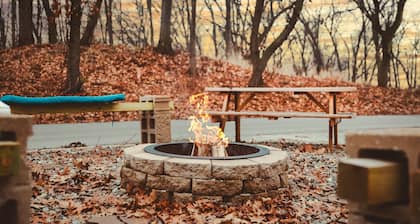 Hot Tub + Fire Pit + Dog-Friendly Retreat Beach