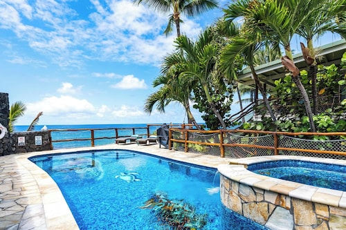 Oceanfront Tranquility at Hale Maluhia, Kona Coast