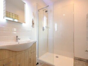 Shower - The Loft (Morpeth)