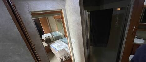 2 bedrooms, bed sheets