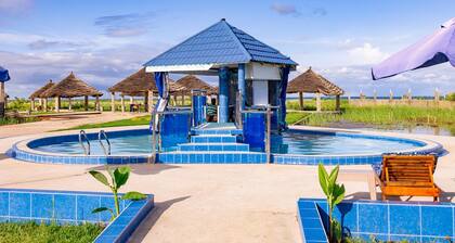 Sea-front Suite - Sleeps 3 - Balcony - Pool