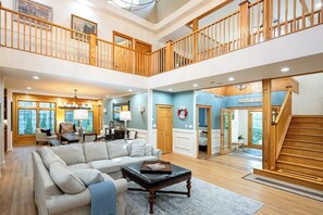 Interior - Fennville Stunner! Hot tub, Theatre, Assoc Lake MI Beach (Fennville)