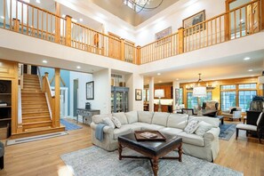 Smart TV, video games, ping pong, offices - Fennville Stunner! Hot tub, Theatre, Assoc Lake MI Beach (Fennville)