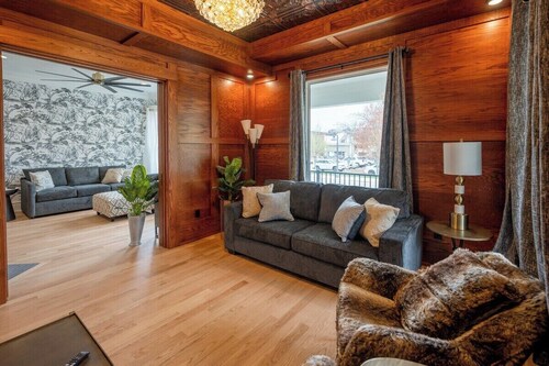 Renovated luxury home in Downtown Grand Haven