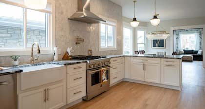 Renovated luxury home in Downtown Grand Haven