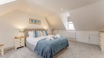 4 bedrooms, free WiFi, bed sheets