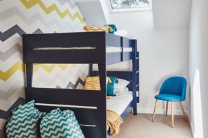 5 bedrooms, desk, iron/ironing board, travel cot