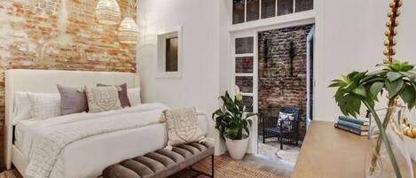 4 habitaciones, tabla de planchar con plancha y wifi gratis