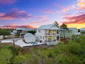 Exterior - 100 steps to the Water! Walkable to Main Street! Beach Boardwalk! (Port St. Joe)