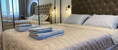 2 quartos, escrivaninha, quartos à prova de som