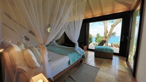 5 bedrooms, WiFi, bed sheets
