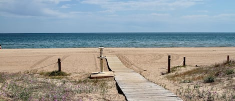 Tæt på stranden