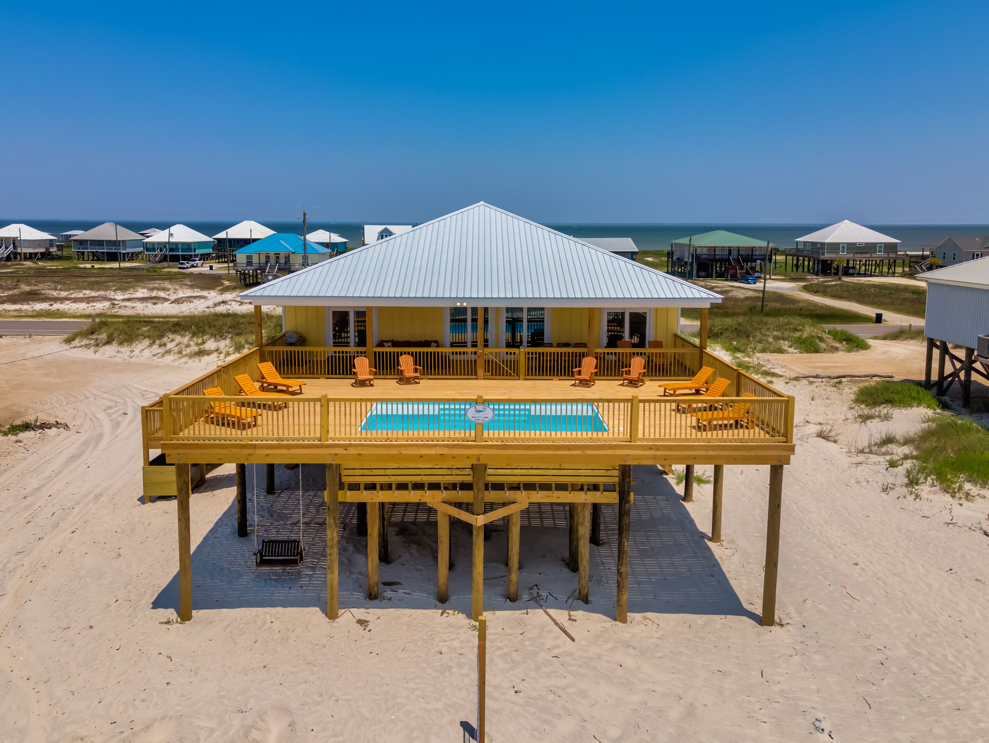 Oceanfront, pool, oversized deck, volleyball pit! - Lemon Breeze
