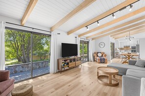 House, 5 Bedrooms | Living area | Smart TV, streaming services - The Red House - Near Golf, Beaches & Communal Pool by Yosemite Region Resorts (Groveland)