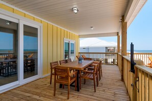 House, 5 Bedrooms | Outdoor dining