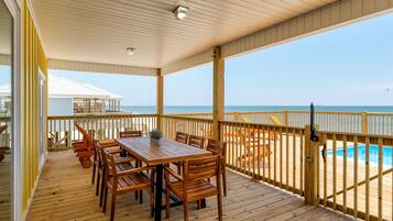 House, 5 Bedrooms | Outdoor dining