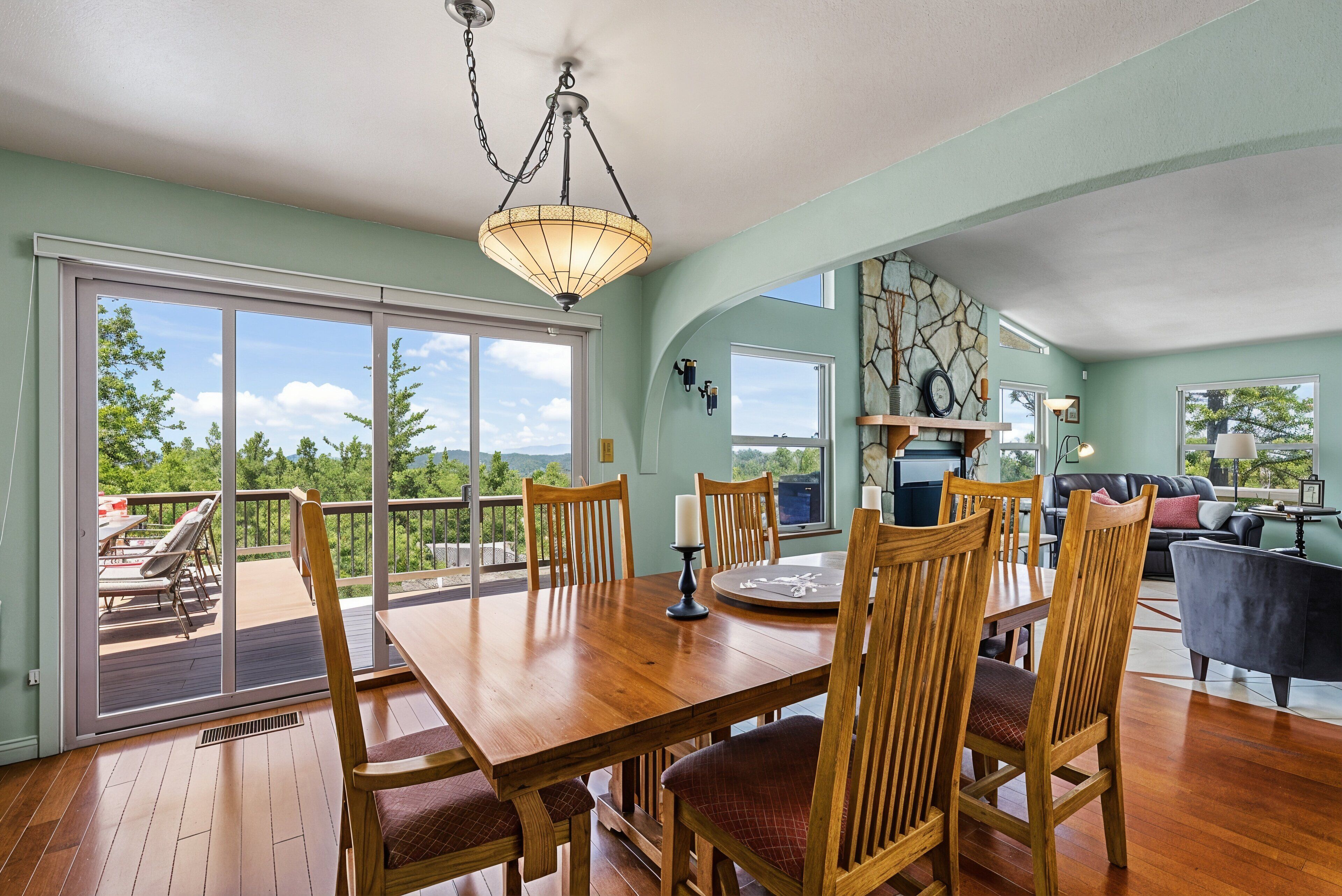 House, 6 Bedrooms | Tempat makan