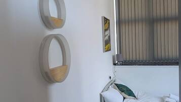 Desk, iron/ironing board, WiFi, bed sheets