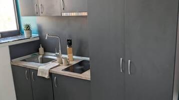 Fridge, microwave, stovetop, electric kettle