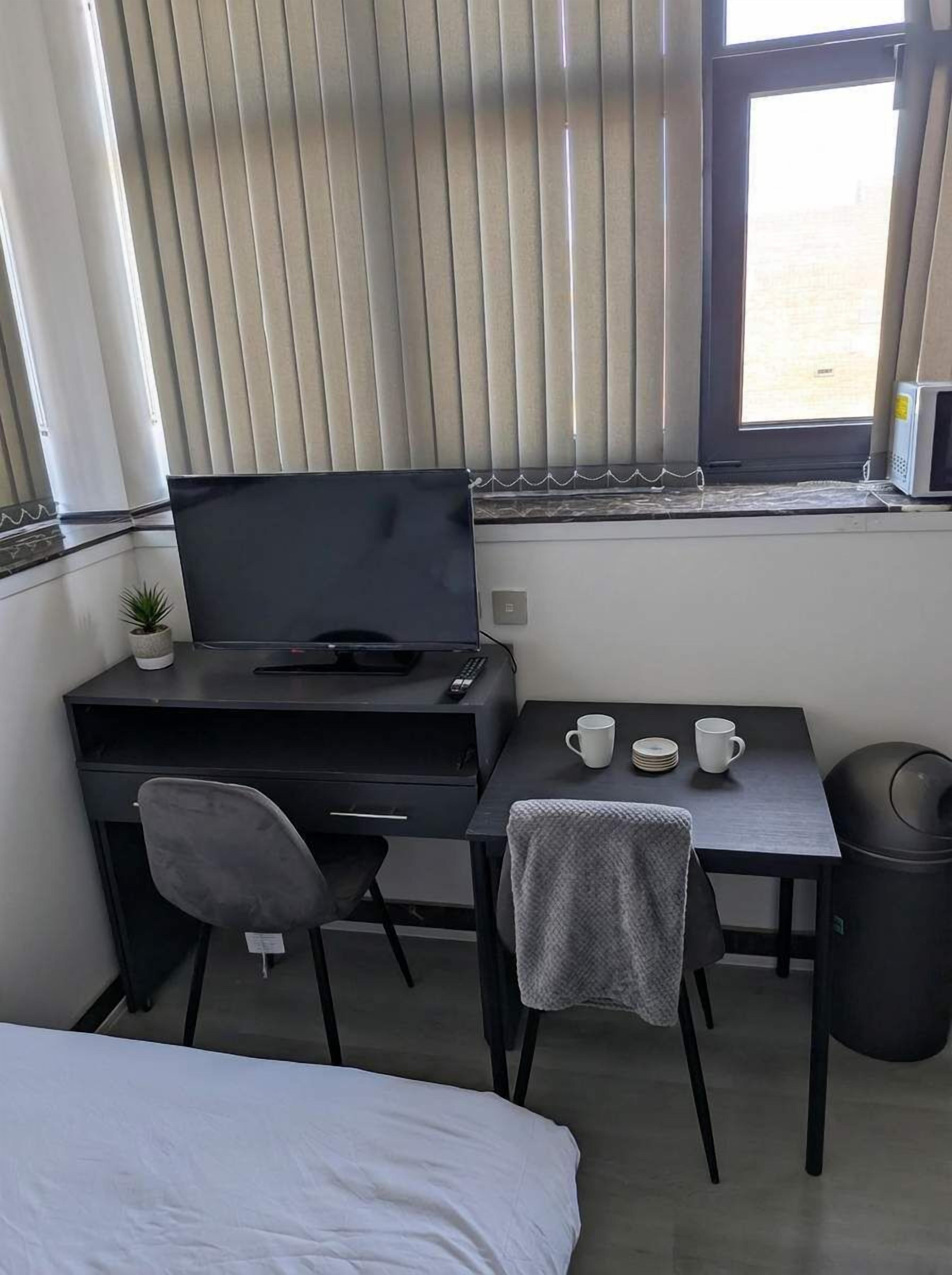 Schreibtisch, Bügeleisen/Bügelbrett, WLAN, Bettwäsche