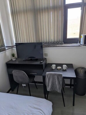 Desk, iron/ironing board, WiFi, bed sheets