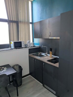 Fridge, microwave, stovetop, toaster