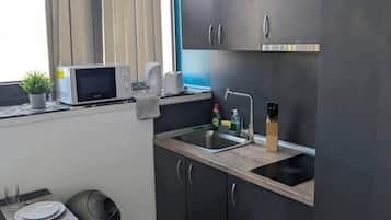 Fridge, microwave, stovetop, toaster