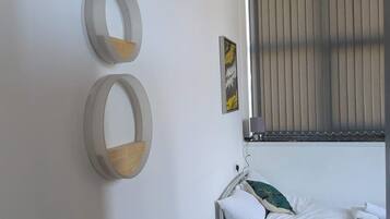 Desk, iron/ironing board, WiFi, bed sheets