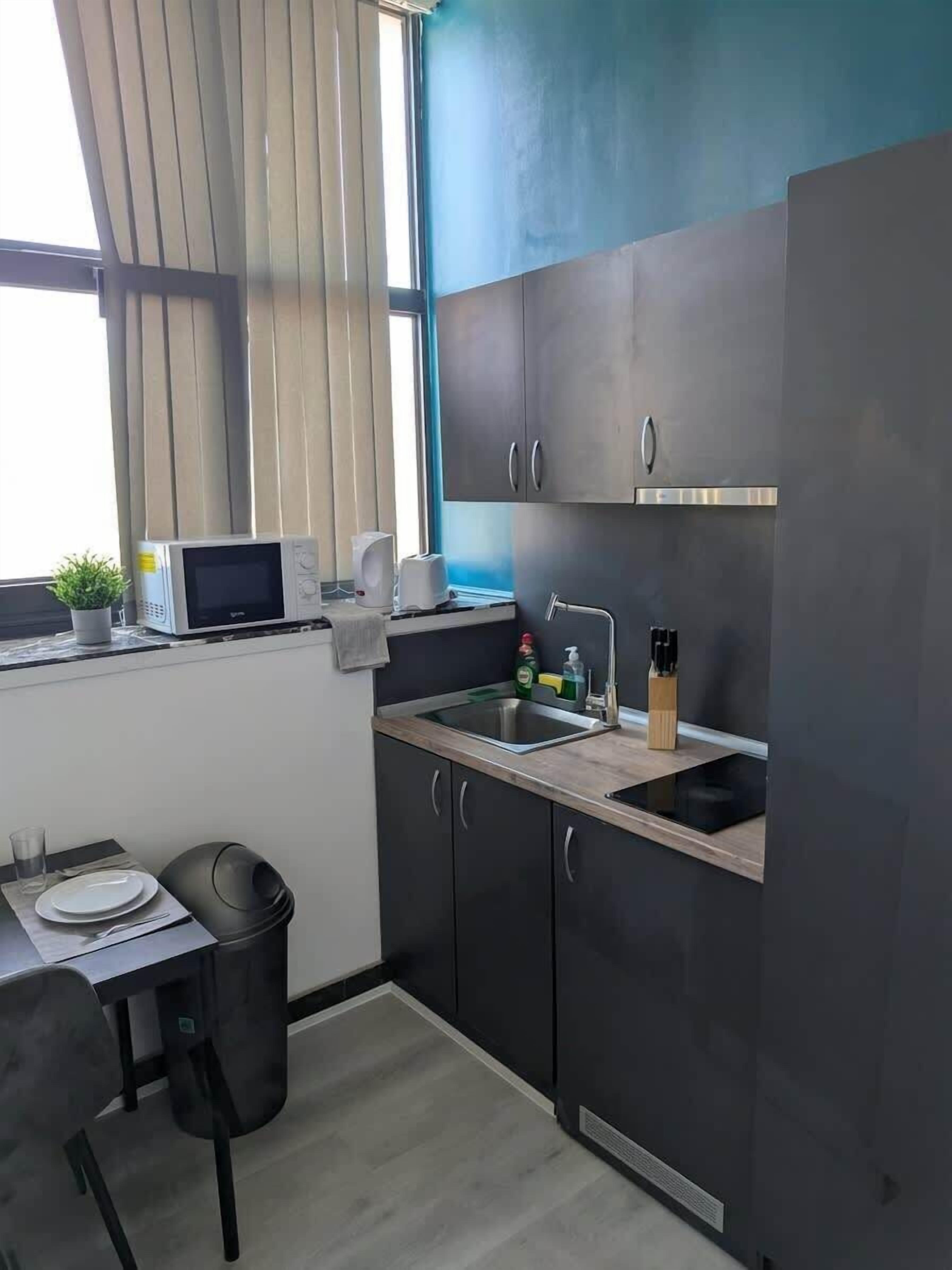 Fridge, microwave, stovetop, electric kettle