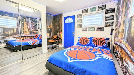 2 bedrooms, in-room safe, desk, iron/ironing board. NY VIBEZ HOUSE! Cool Smart Home-2min to UBS Arena-10min to JFK/LGA-Free Parking!