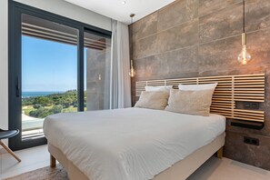 4 soverom, strykejern/-brett og wi-fi (inkludert)