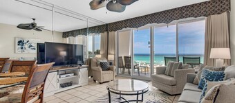 Gulf Front Unit~Pool+Hot Tub~2BR Sterling Sands 208
