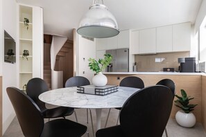 Dining - Hanway Street by onefinestay (London)