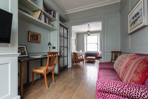 Télévision, cheminée