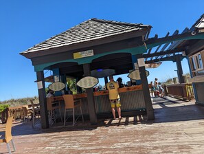 Bar (on property) - Gorgeous Ocean Views in a Fun Tropical Resort  (North Myrtle Beach)