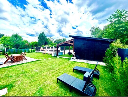 Superb Heated Pool Villa Near Ocean Lake