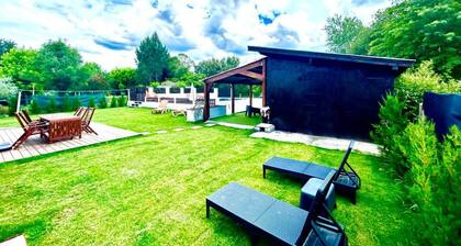 Superb Heated Pool Villa Near Ocean Lake