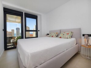 2 Schlafzimmer, Schreibtisch, Internetzugang