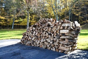 Property grounds - Secluded Home on 20 Acres with Hot Tub, Horse Barn, and Private Mountain Stream (Oakland)