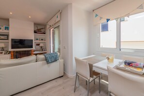 Dining - BN-5 Calella de Palafrugell 4 Pax (Calella de Palafrugell)