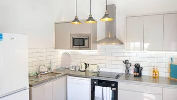 Apartment | Private kitchen | Fridge, microwave, oven, stovetop